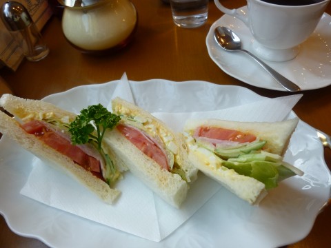 P1010734adoman_ks.jpg